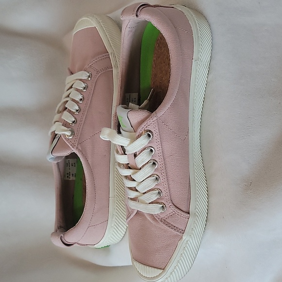 CARIUMA sneakers sz 10 womans excellent shape! Plush pink/mauve - Picture 7 of 11
